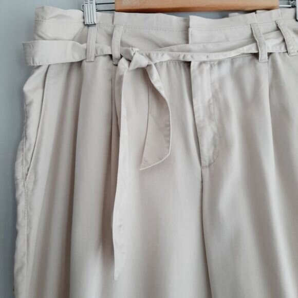 GAP Paper-Bag High Waist Tie Belt Lightweight Crop Pants Cream Sz 16 - Picture 4 of 9